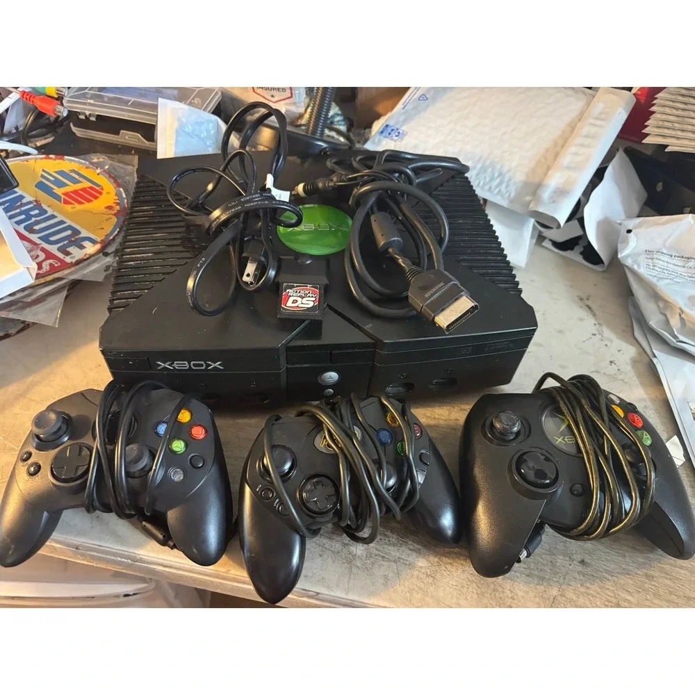 Microsoft Xbox Original Console Bundle with 3 controllers AND GAME - TESTED*